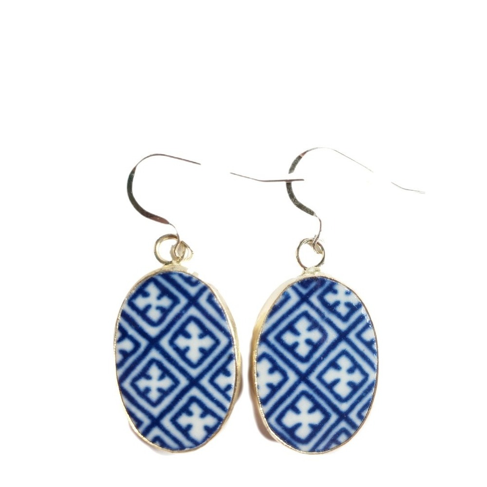 Vintage Blue Willow China Shard Earrings on Sterling Silver Earwires Great Gift